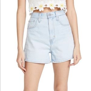 Levi Shorts - never worn